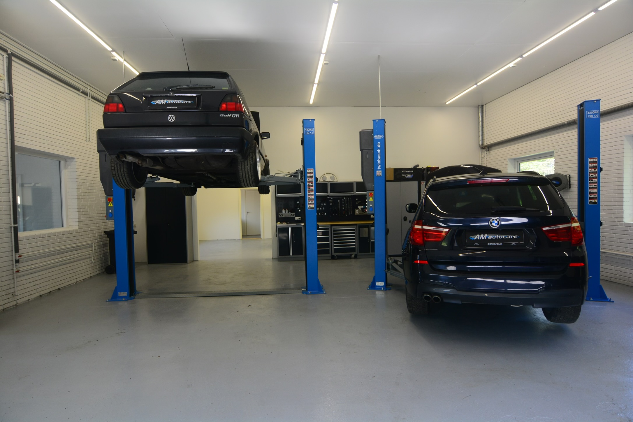 AM Autocares værksted